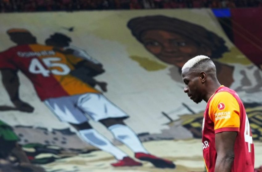 victor-osimhen-in-tears-as-galatasaray-fans-honours-his-late-mother